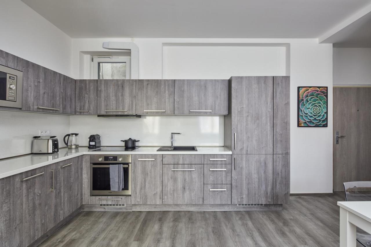 Minimalist Apartment On Wenceslas Square By Prague Days Екстер'єр фото